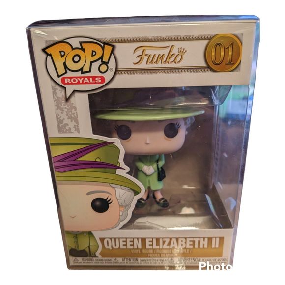 Funko Pop! Royals: QUEEN ELIZABETH II (Green Dress) #01 NEW - Picture 1 of 7